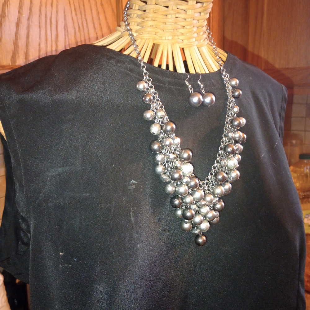 Elegant Silver Beaded Necklace and Earring Set